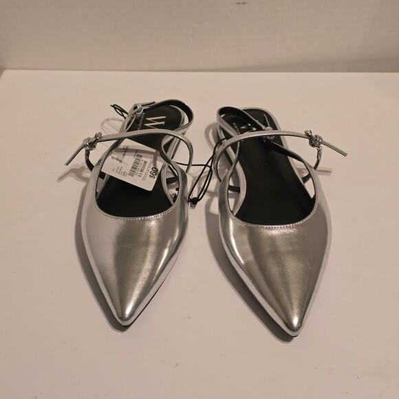 Worthington Khloe Silver Pointed Toe Flat Size 9.5 - Picture 2 of 6